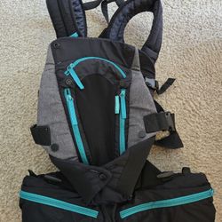 Infantino Carry On Active Multi-Pocket Baby Carrier, 4-Positions, 8-40lbs, Gray