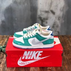 KasinaxNike Dunk LowRoad Sign”