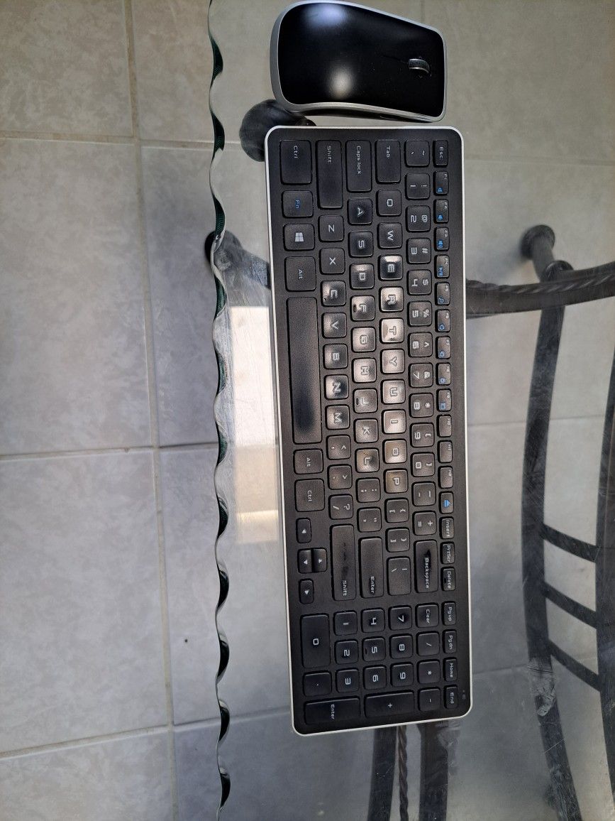 DELL Mouse & Keyboard Wireless