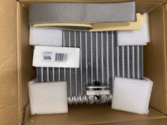 Evaporator and expansion valve