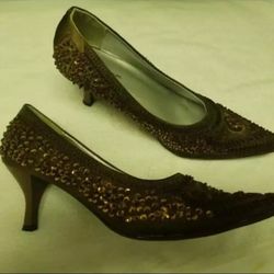 Like New! Ladies Dress Pumps (Heels). Size 7