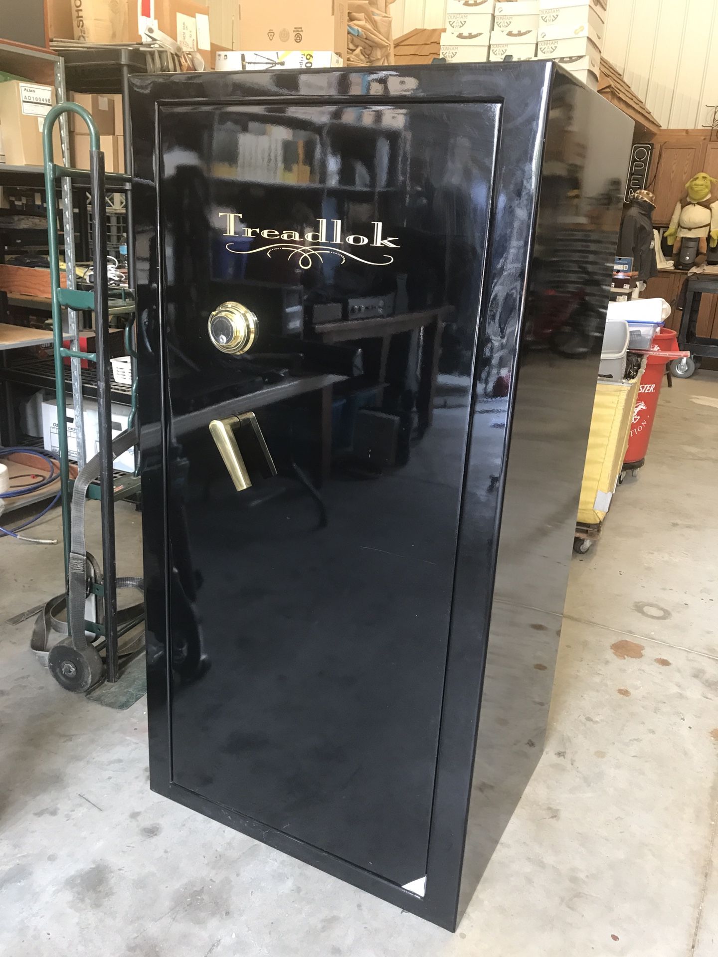 LIKE NEW TreadLok gun safe, 29 long gun capacity