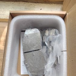 Brand new brake pads front and rear Nissan Infiniti 2007-2012 Brand new car Air filter 10349 Nissan Altima 07-12