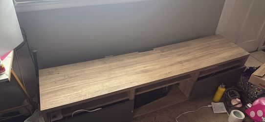Entertainment / Tv stand