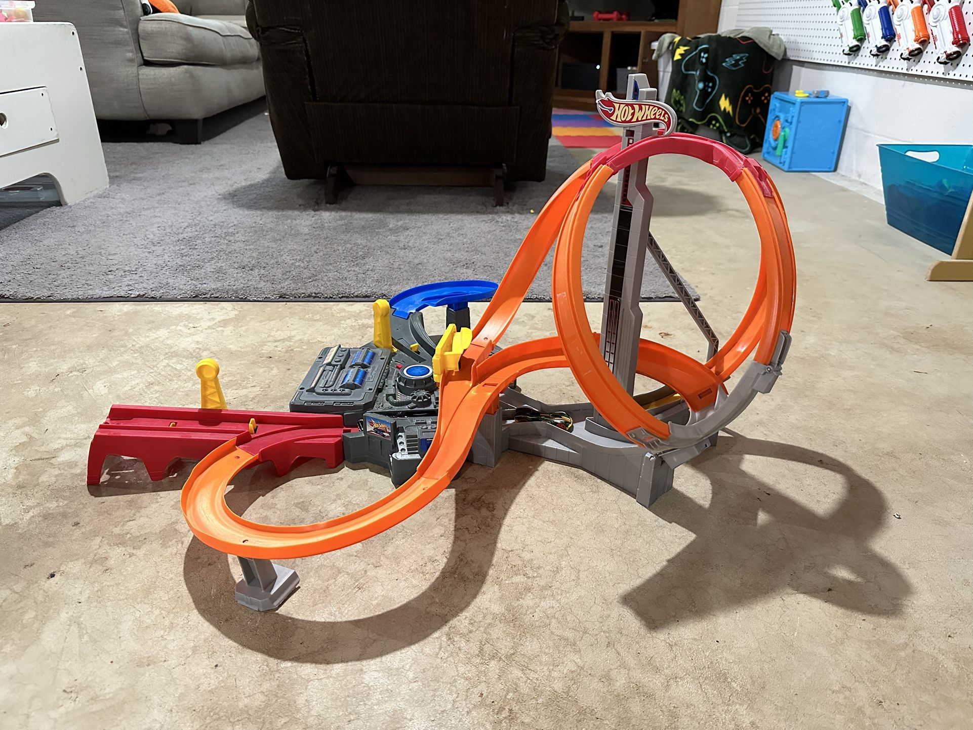 Hot Wheels Spin Storm Track Set