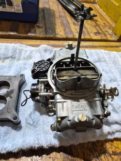 Holley LIST 8105 4-Barrel Carburetor w/ Electric Choke & Air Cleaner