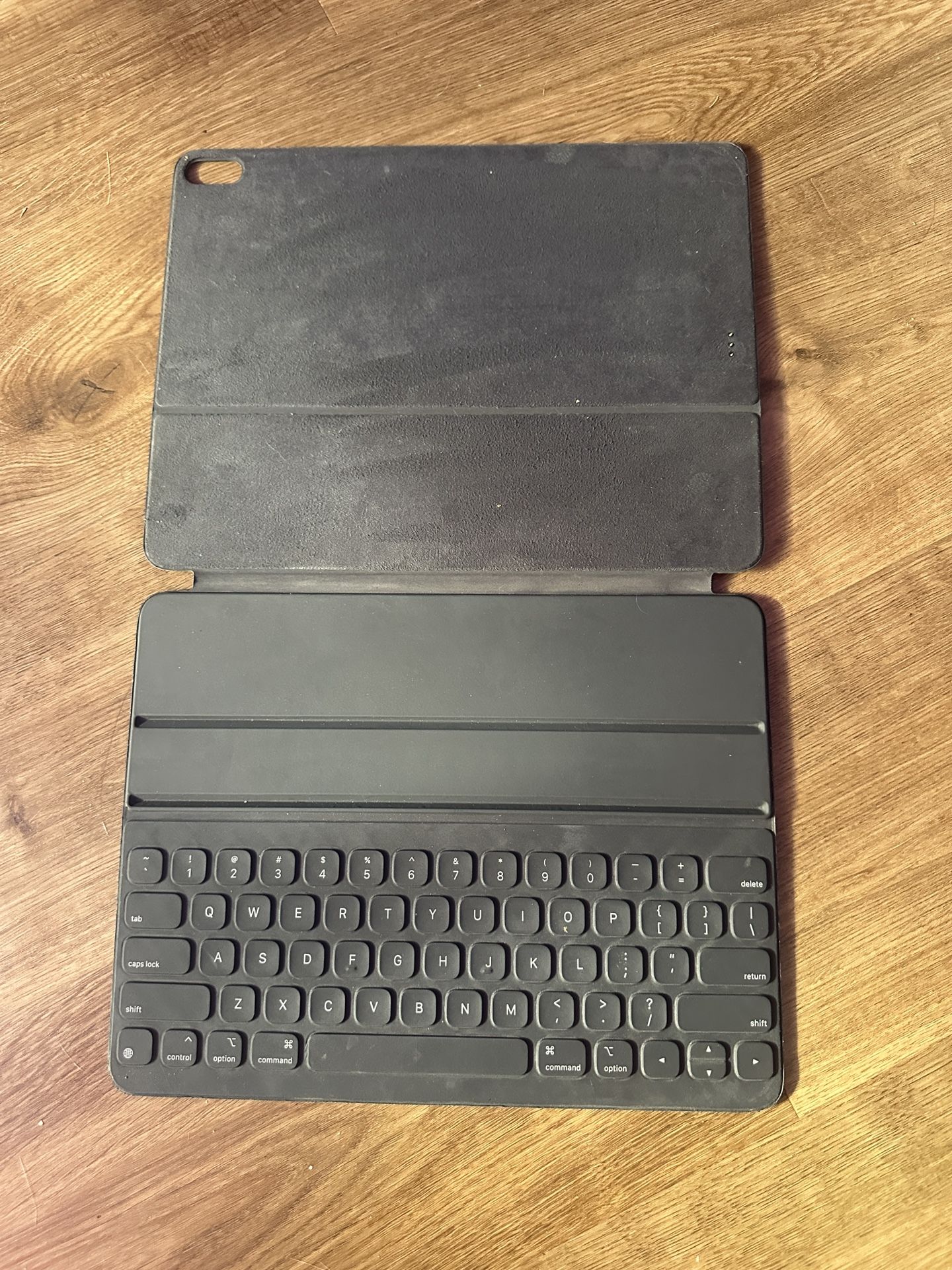 iPad Pro 12.9inch (3rd Gen) Compatible Apple Keyboard