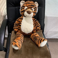 LARGE TIGER
