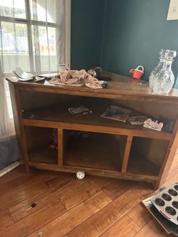 Wood cabinet corner
