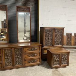 4 Piece Vintage Bedroom Set