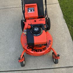 Ariens  6.0H P Self Propel Comercial 
