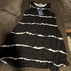 Weaczzy Size Medium Women’s Dress Black And White (F)