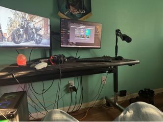 Whole setup expect monitor in the middle