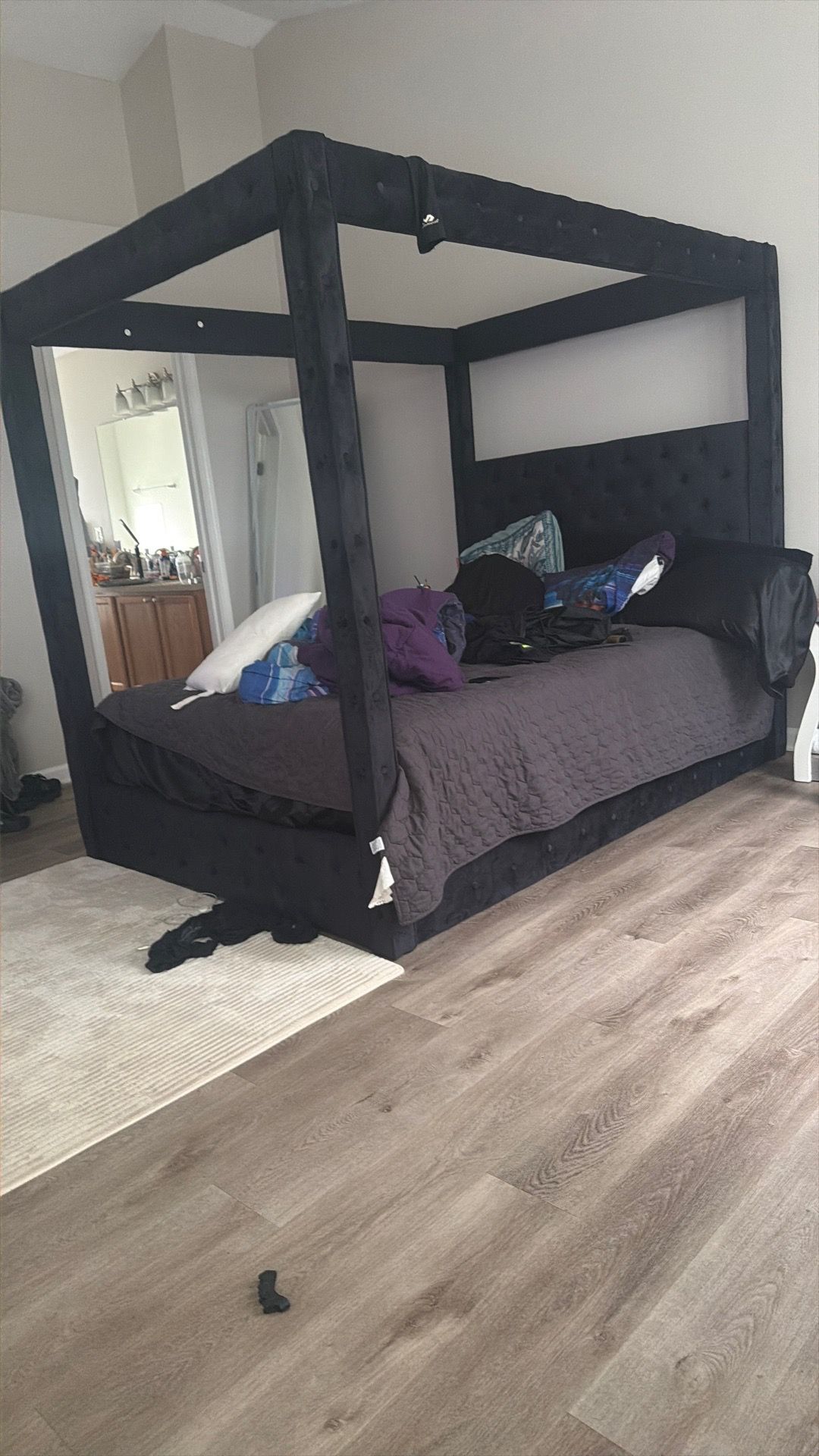 canopy bed queen