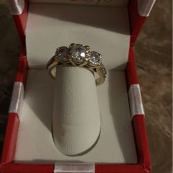 Beautiful  14 Kt Gold Ring Anniversary Ring
