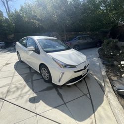 2021 Toyota Prius LE White