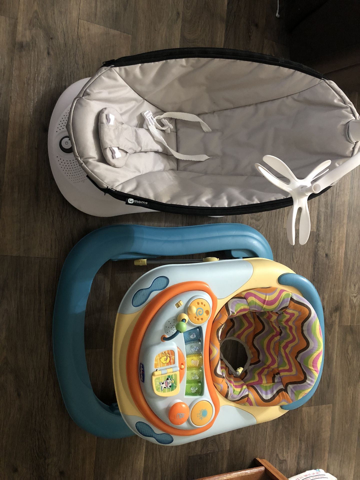 4moms rockaroo And Walker