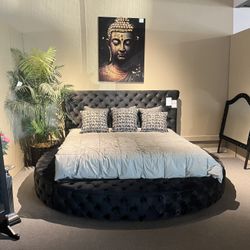 Black King Bed