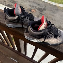 Air Jordan 4 Retro Taupe
