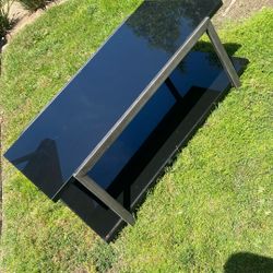 Coffee Table With 2 Matching End Tables 