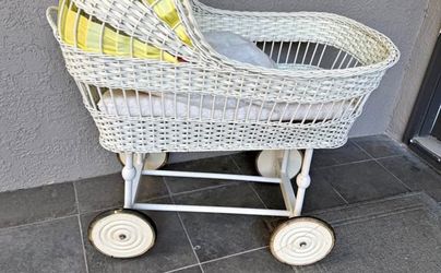 Antique Baby Bassinet