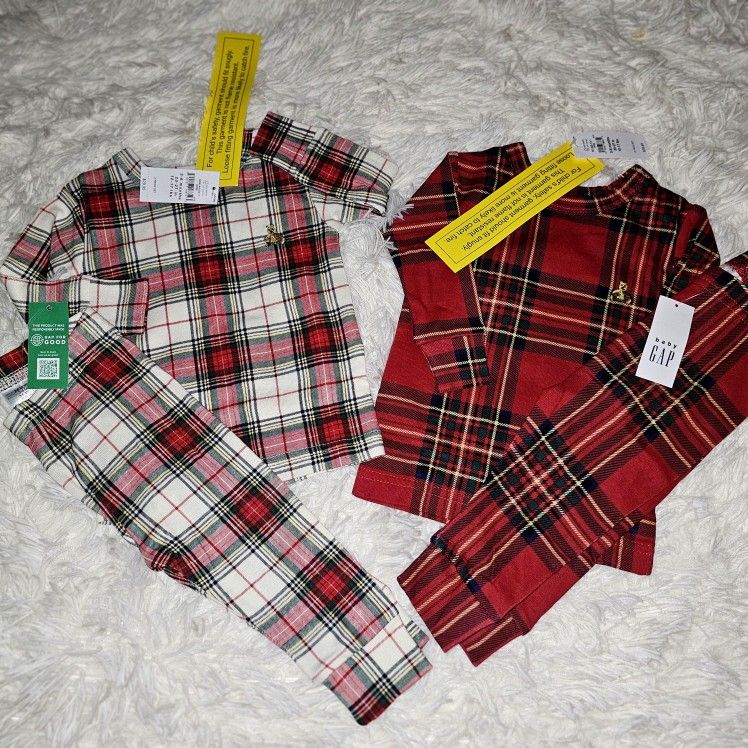NWT Gap Infant Xmas Pajamas. 3-6m