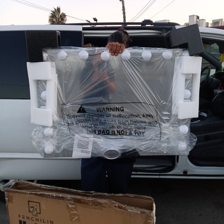 Big Vanity Bluetooth Mirror Wireless. 