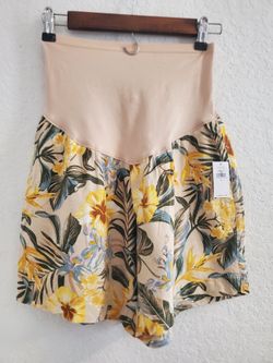 New Old Navy maternity shorts size 6