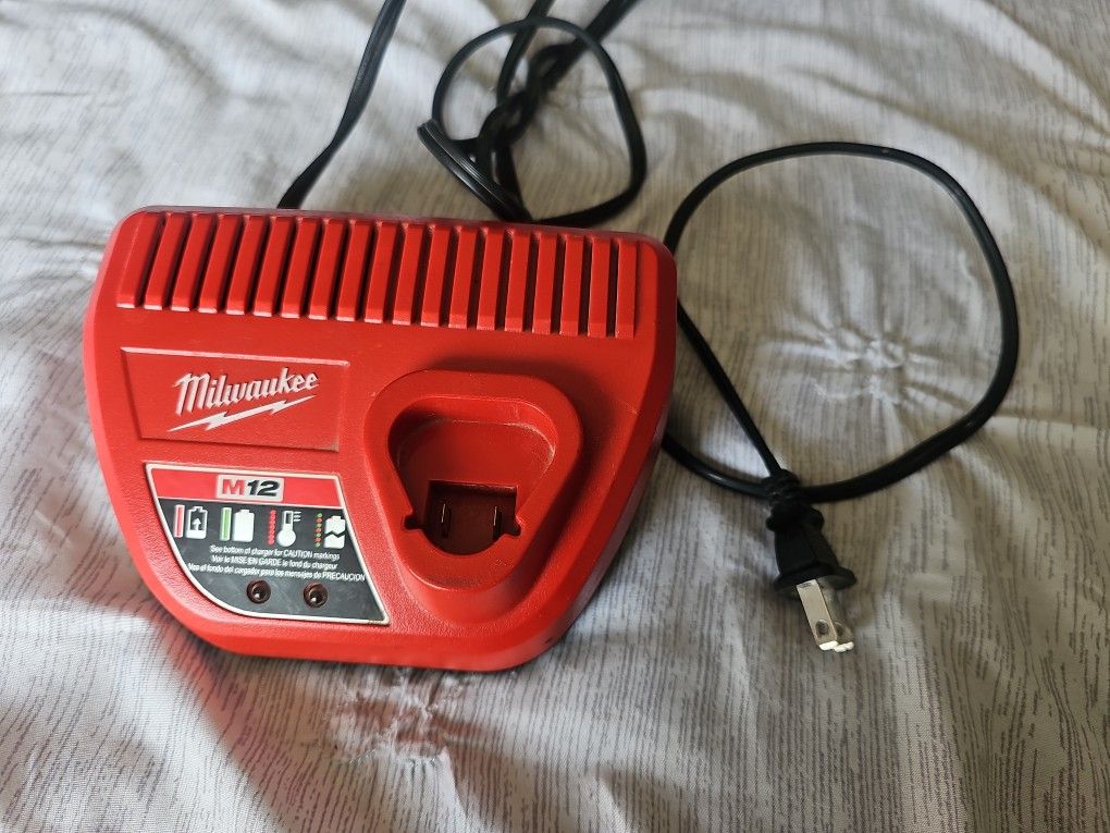 Milwaukee 18v Charger Working Great Fixed Price