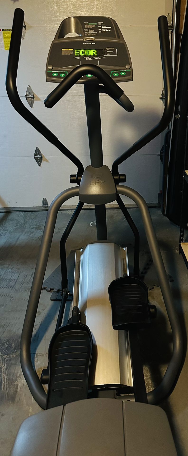 Precor EFX 5.19 Elliptical, excellent condition, fully working