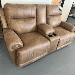 Soundcheck Storm and Grearview Power Reclining Sofas Couchs With İnterest Free Payment Options 