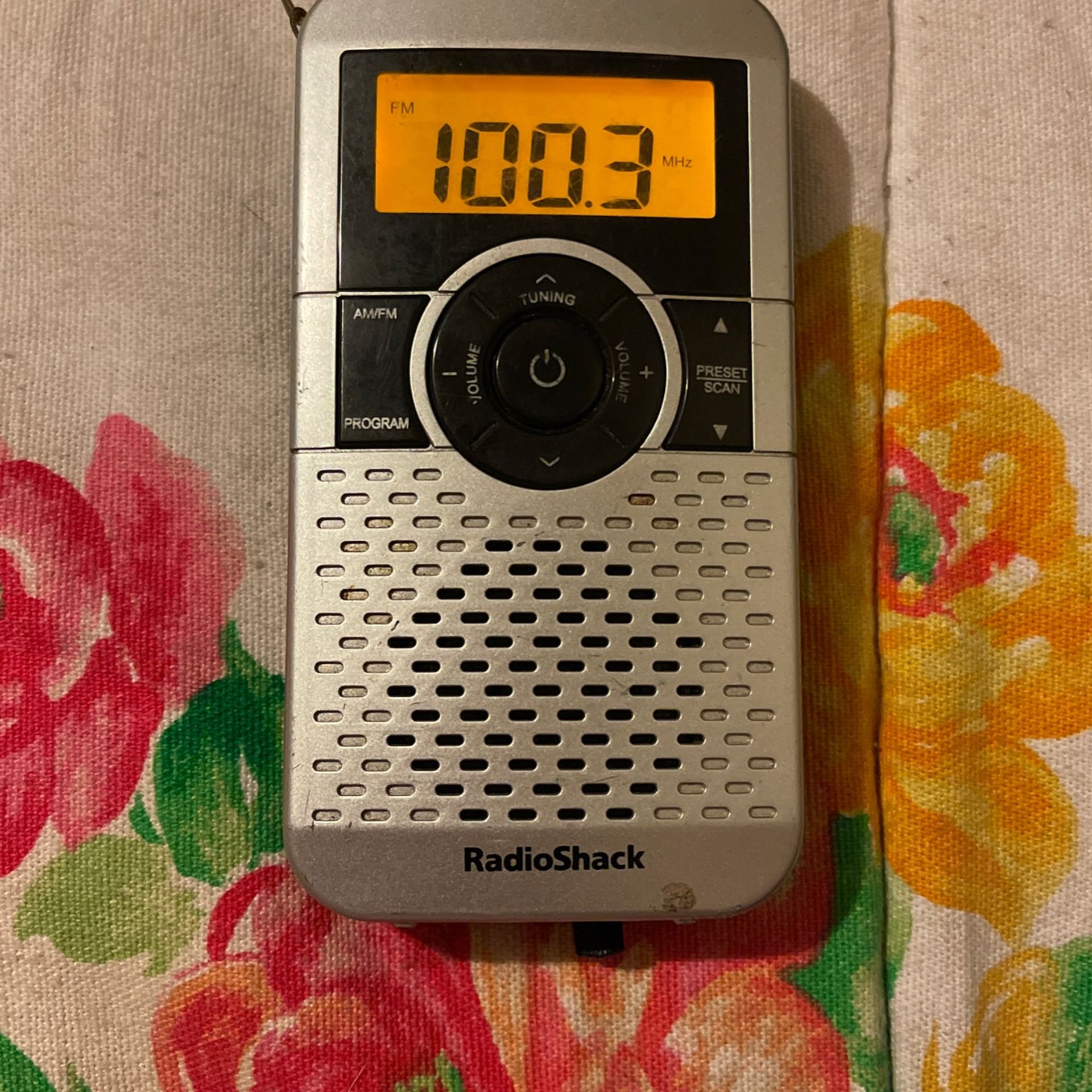 Vintage RadioShack Pocket Radio