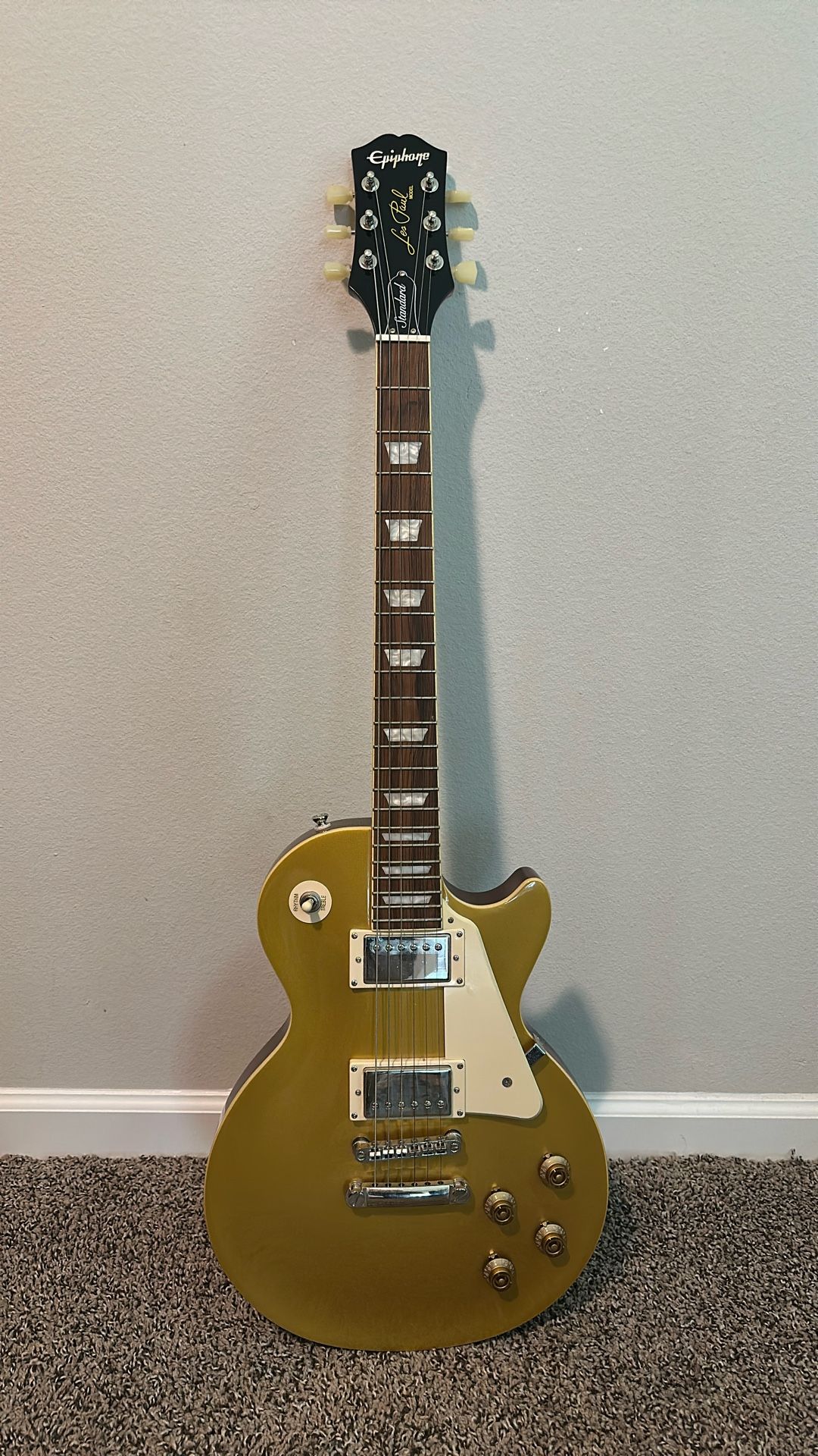 Gold Epiphone Les Paul Stadard