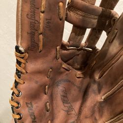 14 Inch Baseball Left Handed Glove In Peoria 