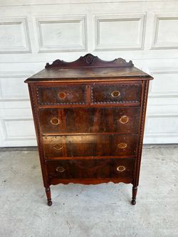 Vintage dresser