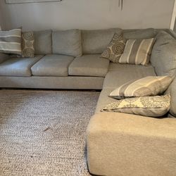 Couch And 2 Queens Plus More 