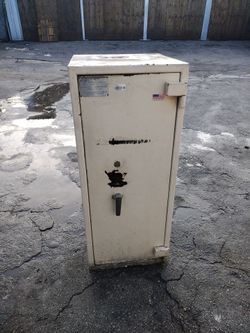 Good condition steel safe