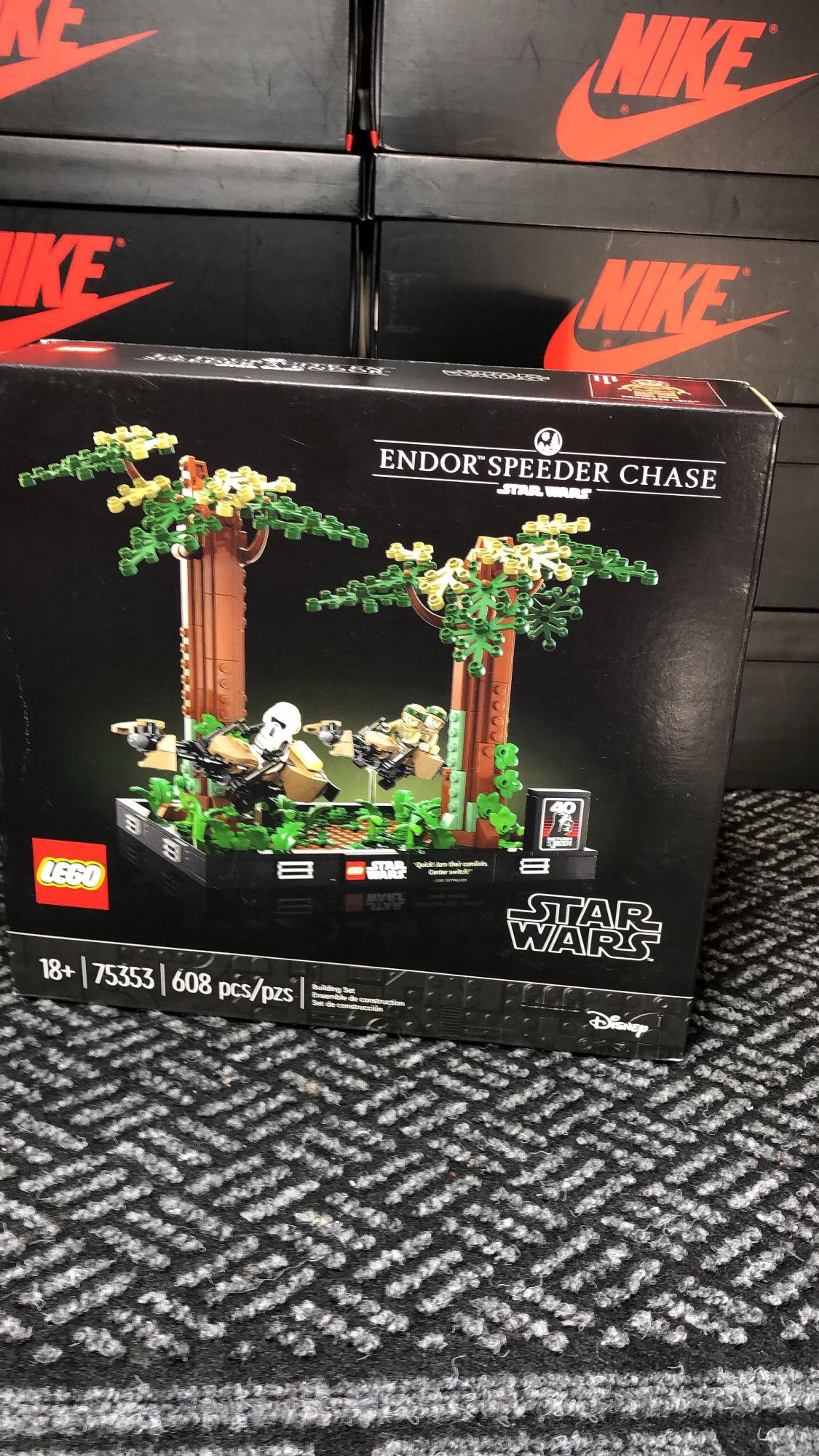 LEGO STAR WARS ENDOR SPEEDER CHASE DIORAMA SET 