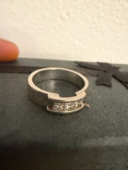 14k White Gold Ring