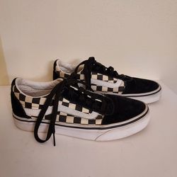 Vans Womens Low Top Skate Shoes Sneakers Black And White Size 6