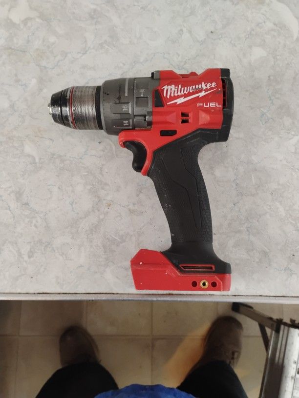 Milwaukee Fuel Brushless 18 Volt W/ Red Lithium XC5.0 Battery and Charger