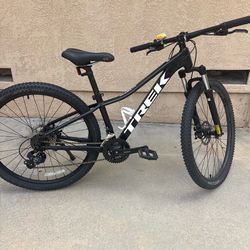 Like New! Black Trek Marlin 4 Mountain Bike size XS