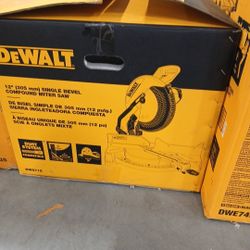 Dewalt Saw
