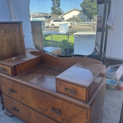 Antique Vanity With Mirror 