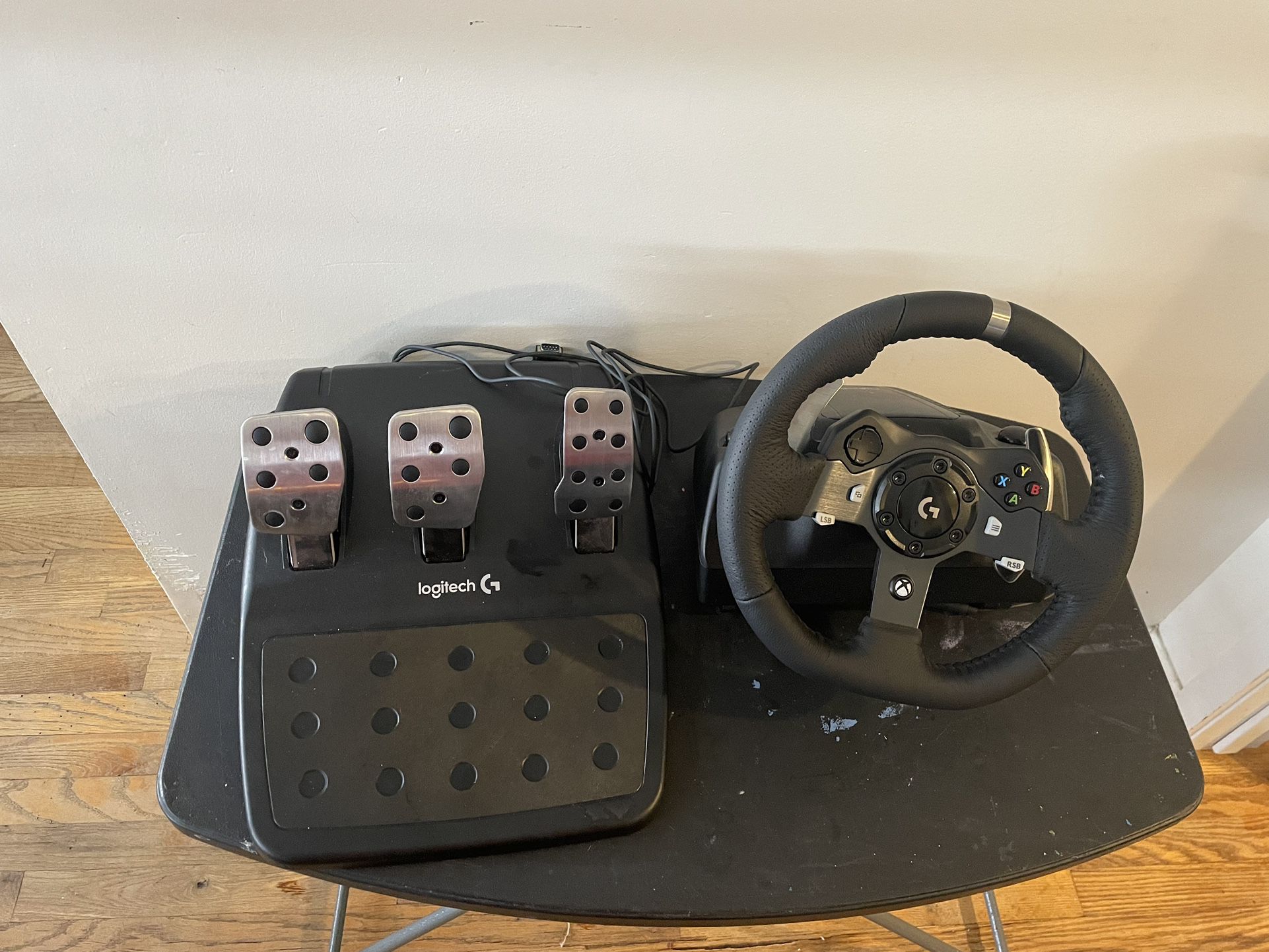 Driving Force Racing Wheel And Floor Pedals 