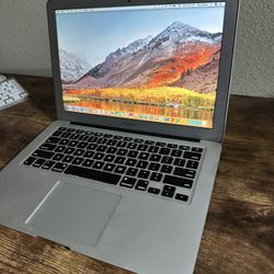Fast and snappy 13inch core i5 macbook air 2011