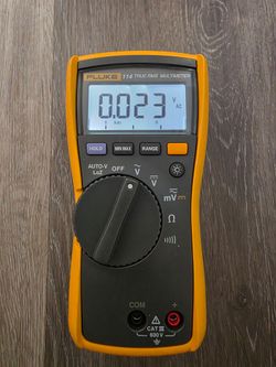 Fluke 114 true rms multimeter
