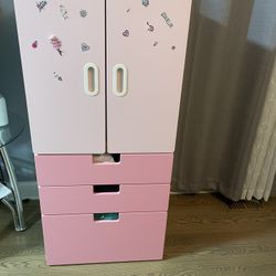 Dresser With Three Drawers