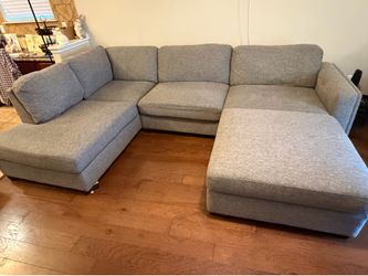 Customizable couch set with foot rest