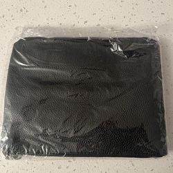 Makeup Bag With 8 Brushes